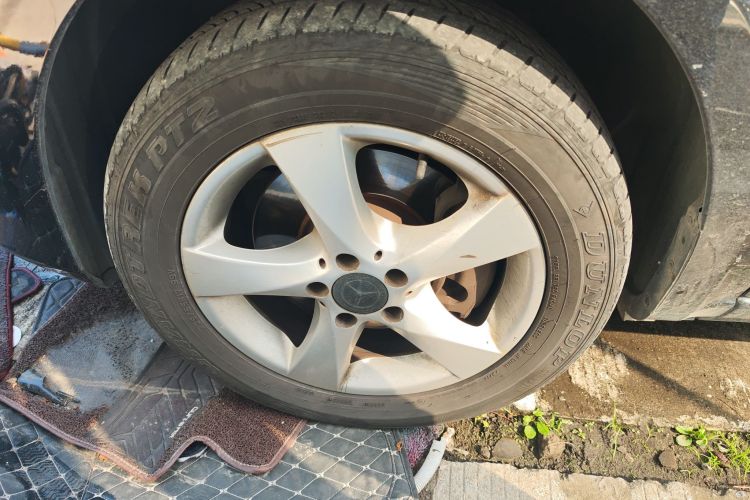 奔驰 威霆 2018款 2.0T 精英版 9座 国VI车身外观6007