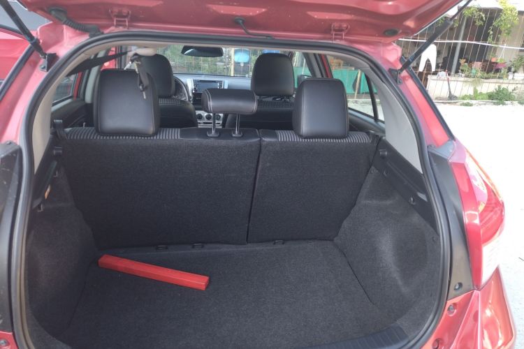 丰田 YARiS L 致炫 2015款 1.5G 自动炫动天窗特别版局部细节23