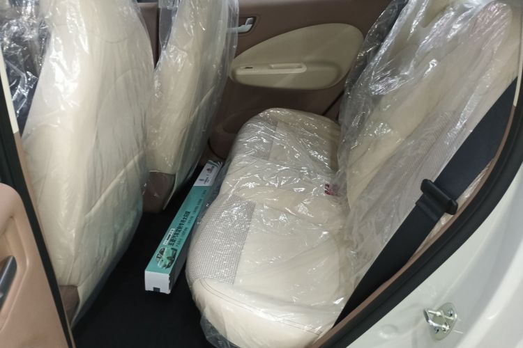 五菱汽车 宏光MINIEV 2025款 四门版 进阶款中控内饰21