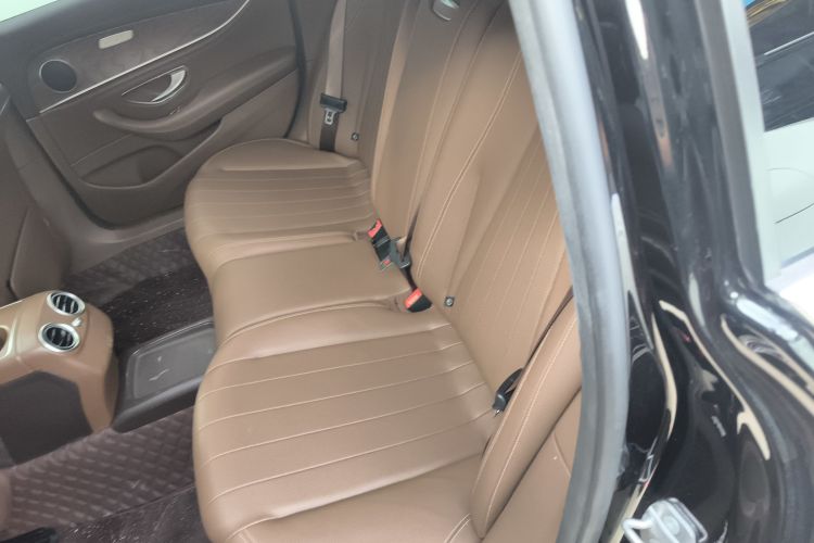 奔驰E级 2019款 E 260 L中控内饰7004