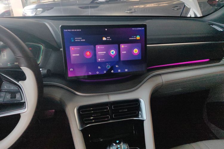 比亚迪 宋PLUS新能源 2023款 冠军版 DM-i 110KM 旗舰PLUS中控内饰16