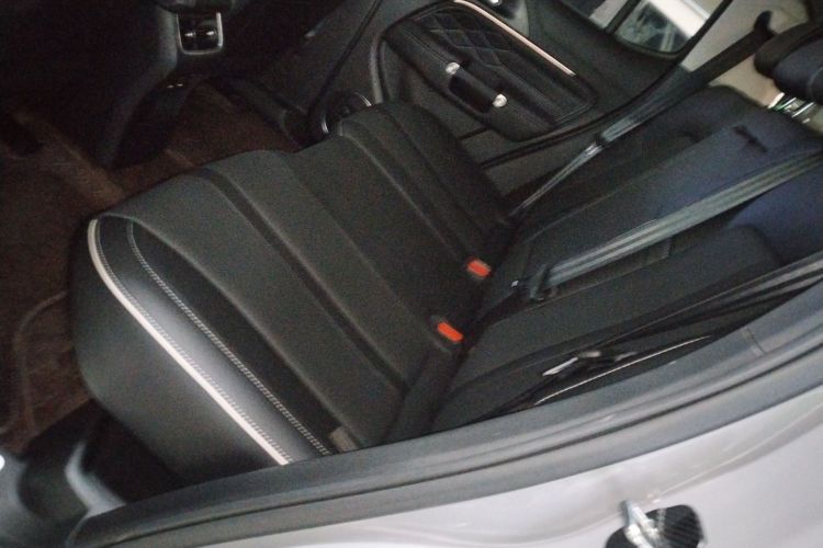 坦克300 2021款 越野版 2.0T 征服者中控内饰21