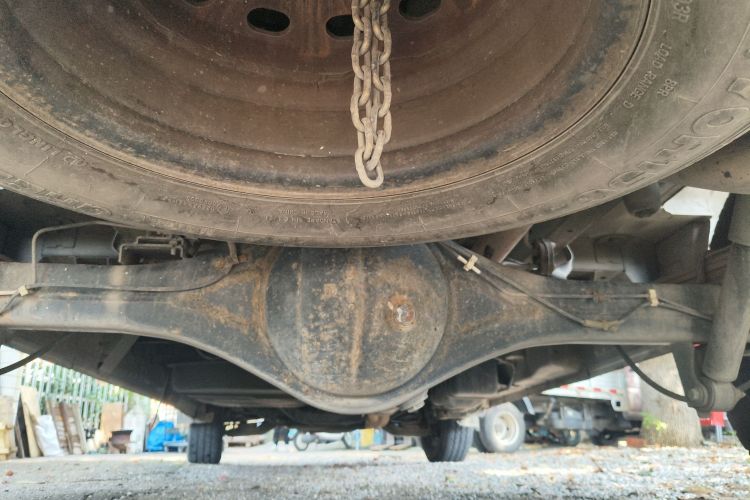 江铃 特顺 2019款 2.8T商运型长轴中顶7座后单胎国VI JX493局部细节9009