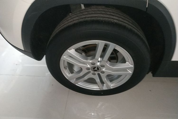 奔驰GLA 2023款 改款 GLA 200车身外观6008