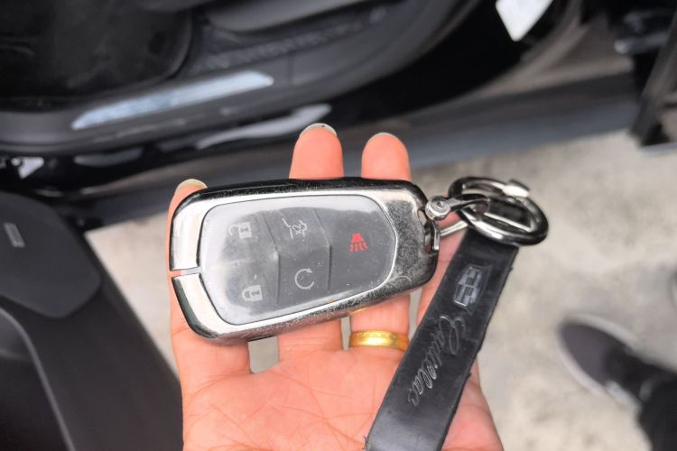 凯迪拉克XT5 2021款 28T 豪华型中控内饰11