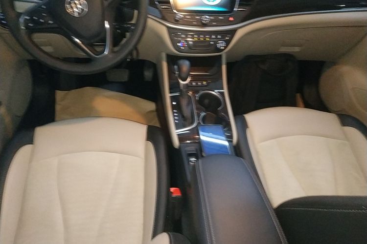 别克 威朗 2019款 三厢 15S 自动领先型中控内饰18