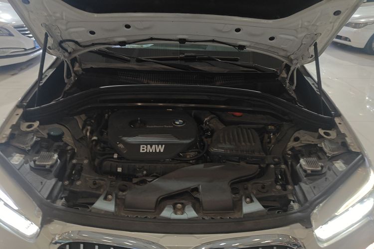 宝马X1 2019款 sDrive20Li 领先型机舱底盘24