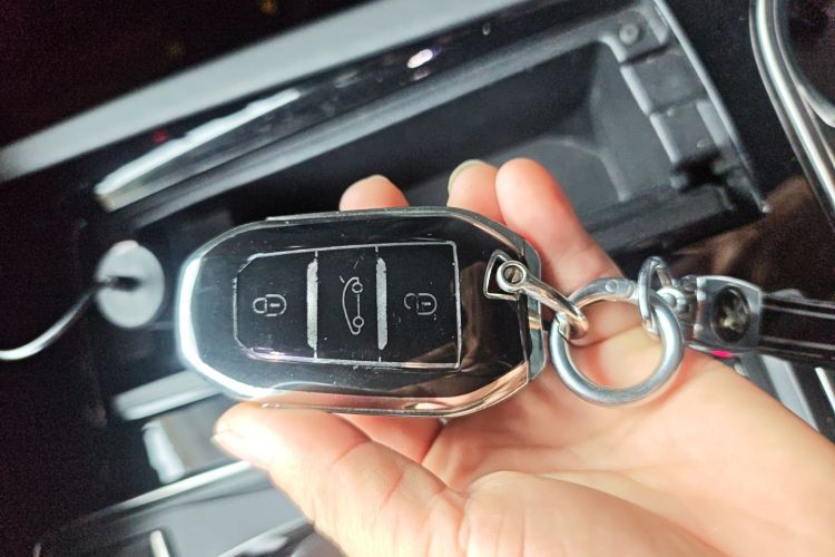 标致508 2023款 508L 400THP 驭动旗舰版中控内饰7001