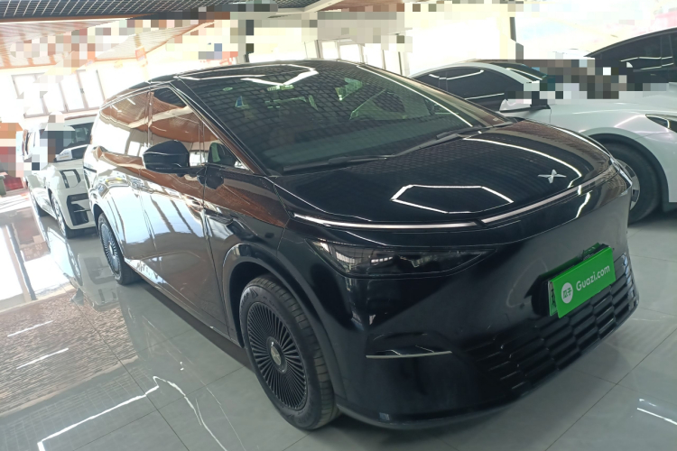 小鹏X9 2024款 610长续航Pro车身外观3