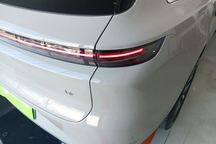 理想汽车 理想L6 2025款 Pro 智能焕新版车身外观9