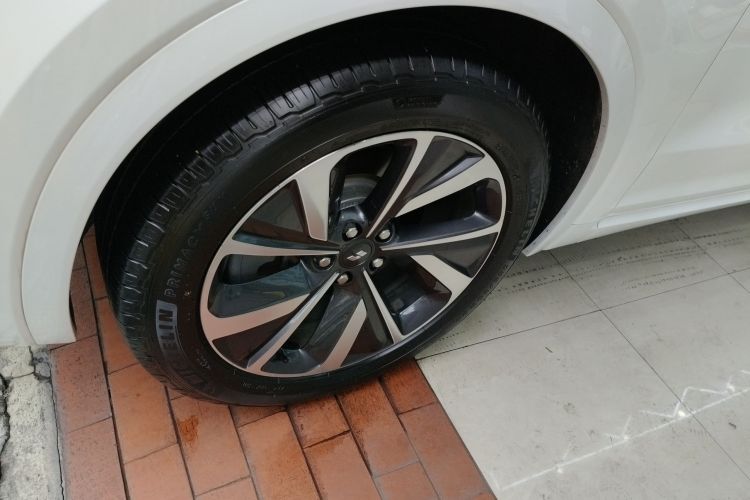 理想汽车 理想ONE 2021款 增程6座版车身外观6007