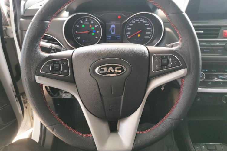 江汽集团 瑞风S3 2018款 定制版 1.5L 手动豪华智能型中控内饰13