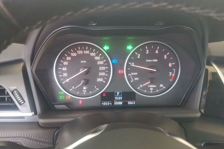 宝马2系旅行车 2016款 218i 运动设计套装中控内饰14