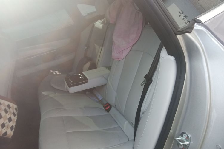 小鹏P7 2024款 P7i 550 Pro中控内饰21