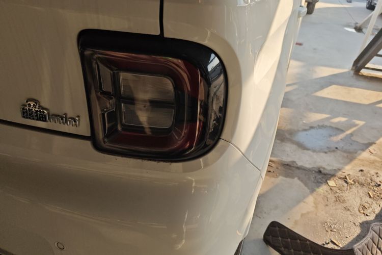 吉利银河 熊猫 2025款 210km 元气熊车身外观9