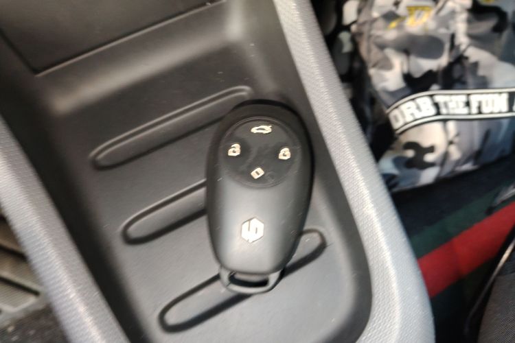 零跑汽车 零跑T03 2021款 400轻享版 三元锂中控内饰7001