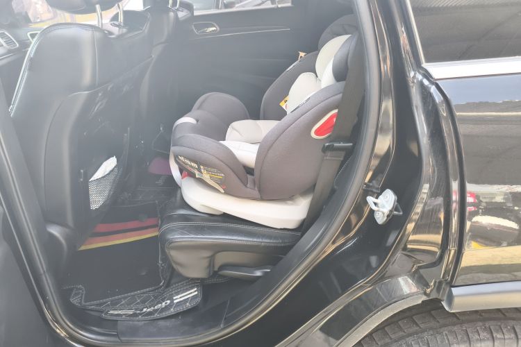 Jeep 大切诺基(进口) 2014款 3.6L 精英导航版中控内饰7004