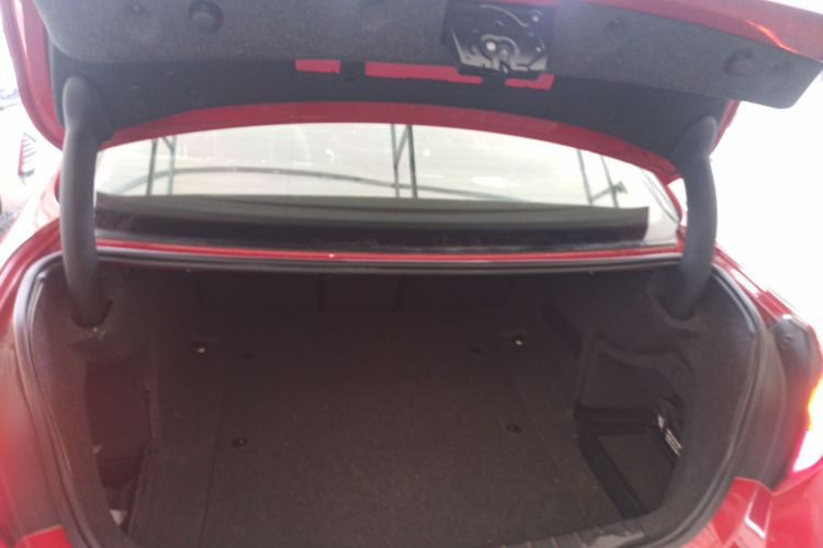 宝马3系 2016款 316i 时尚型局部细节23