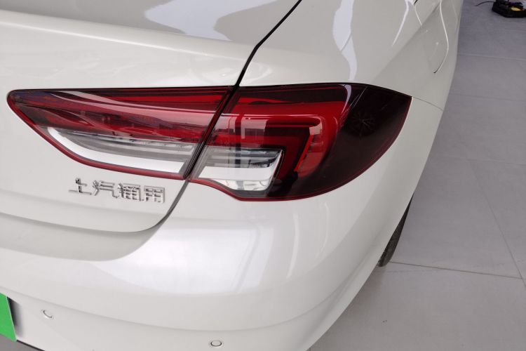 别克 君威 2024款 28T 纵享版车身外观9