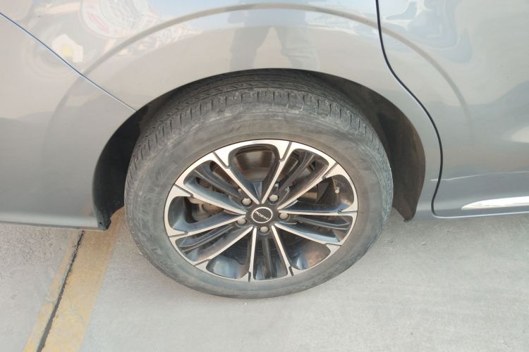 荣威iMAX8 2022款 400TGI 旗舰版车身外观6008