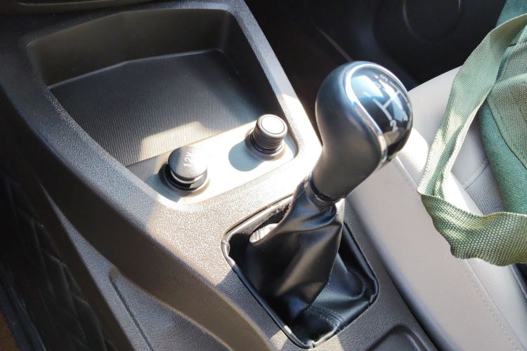 五菱汽车 五菱宏光 2016款 1.5L 改款S舒适型中控内饰18