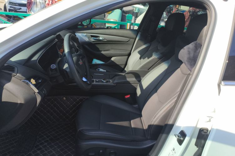 凯迪拉克CT5 2022款 28T 尊贵型中控内饰19