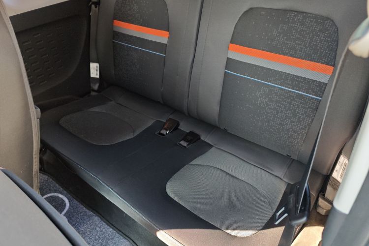 五菱汽车 宏光MINIEV 2021款 马卡龙时尚款 磷酸铁锂中控内饰21