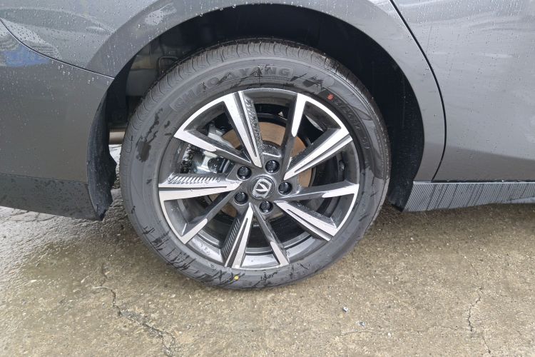 长安 逸动 2025款 蓝鲸 1.5T 500Bar尊贵型车身外观6008