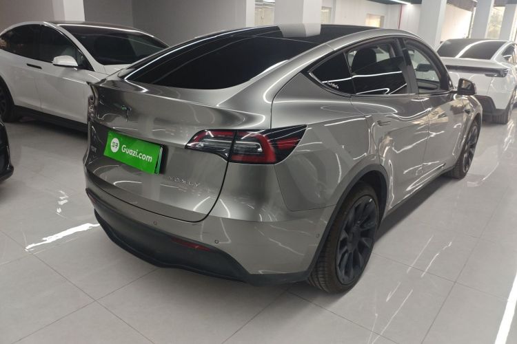 特斯拉 Model Y 2022款 长续航全轮驱动版车身外观7