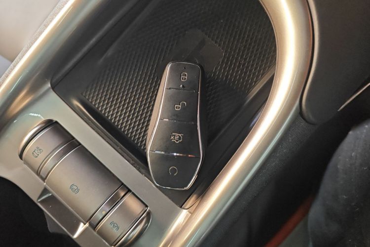 比亚迪 海豚 2021款 405km 时尚版中控内饰11