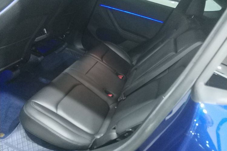 特斯拉 Model Y 2022款 改款 后轮驱动版中控内饰21