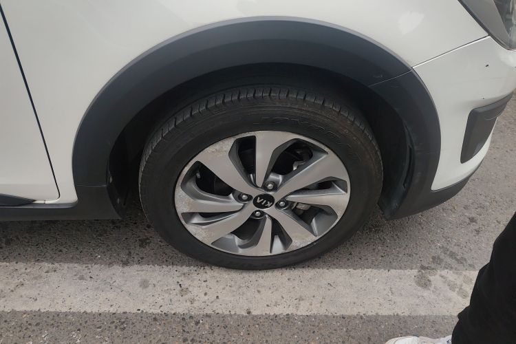 起亚 KX CROSS 2017款 1.4L AT GLS车身外观10