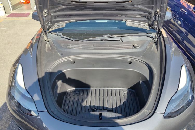 特斯拉 Model 3 2021款 Performance高性能全轮驱动版机舱底盘24