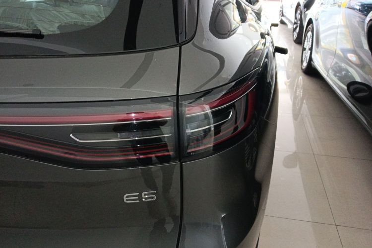 吉利银河 银河E5 2026款 610km 远航版车身外观9