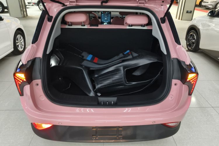 哪吒汽车 哪吒V 2021款 魔女版机舱底盘23