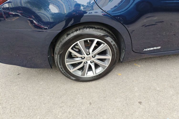 雷克萨斯ES 2015款 300h 舒适版车身外观6008