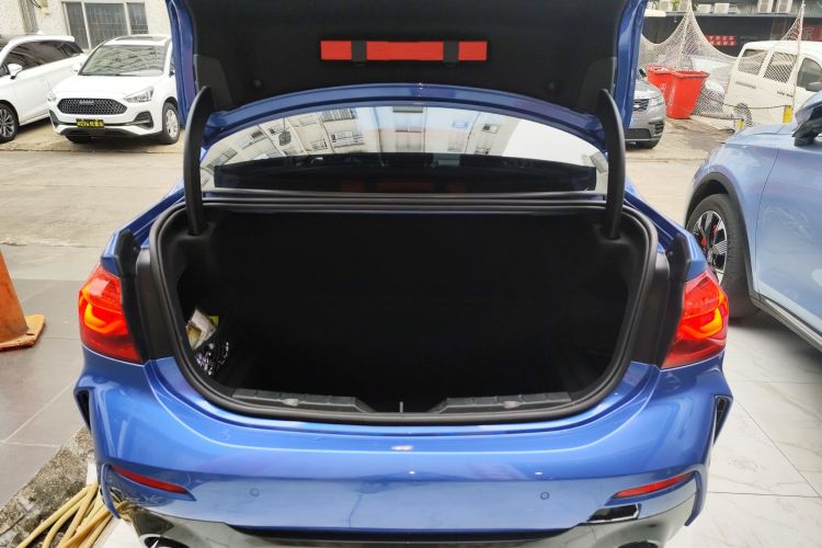 宝马1系 2019款 120i 领先型M运动套装局部细节23