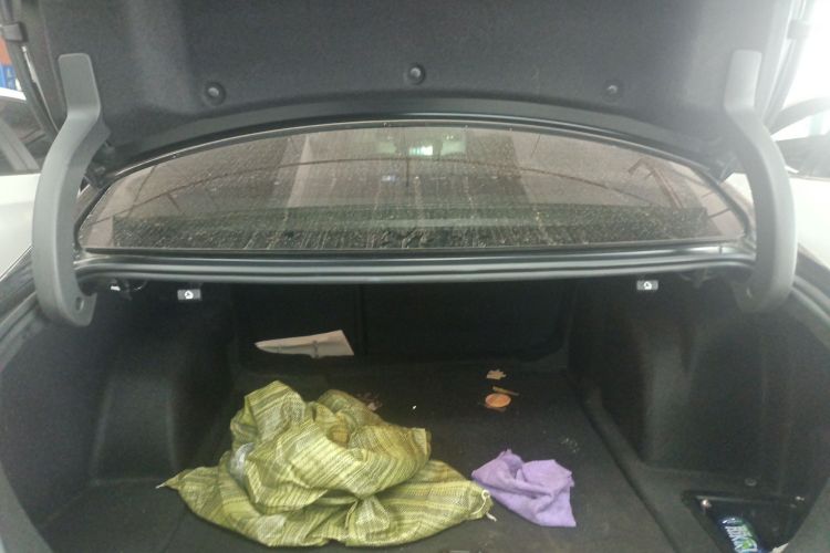 别克 君越 2021款 552T 豪华型机舱底盘23