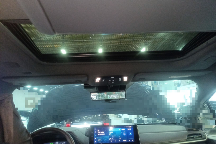 丰田 格瑞维亚 2023款 2.5L混动 旗舰VIP版局部细节22