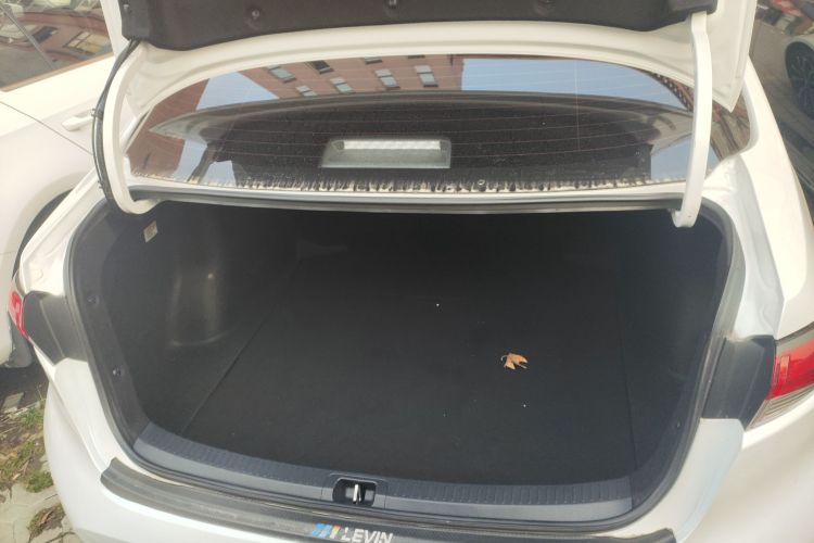 丰田 雷凌 2021款 双擎 1.8H E-CVT运动版机舱底盘23