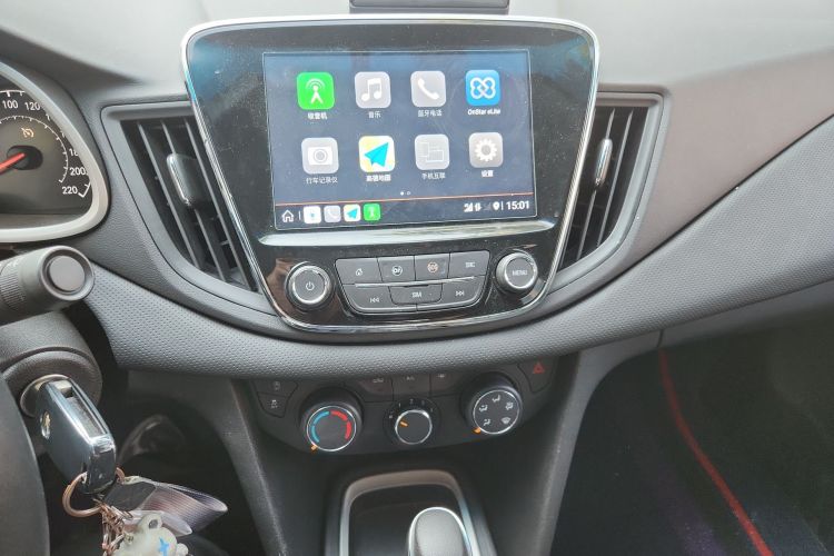 雪佛兰 科鲁泽 2020款 轻混 Redline 320T 双离合欢快版中控内饰16