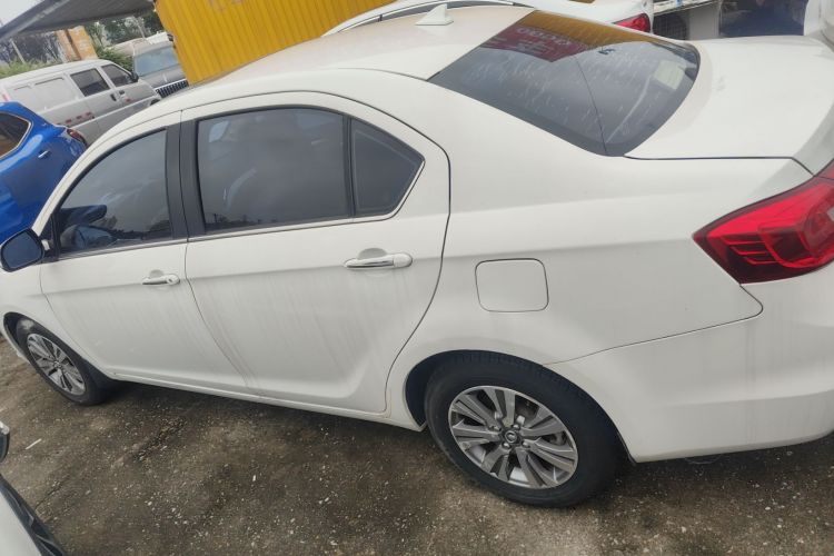 长城C30 2016款 1.5L AMT豪华型车身外观4