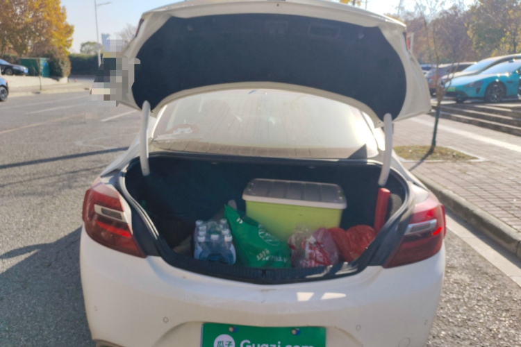 别克 君威 2014款 GS 2.0T 燃情运动版中控内饰23