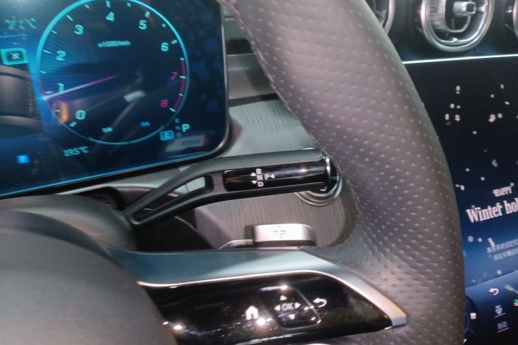 奔驰C级 2023款 改款二 C 260 L 运动版中控内饰18