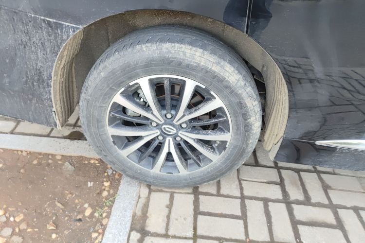 广汽传祺 传祺M8 2023款 领秀系列 390T 豪华版车身外观6008