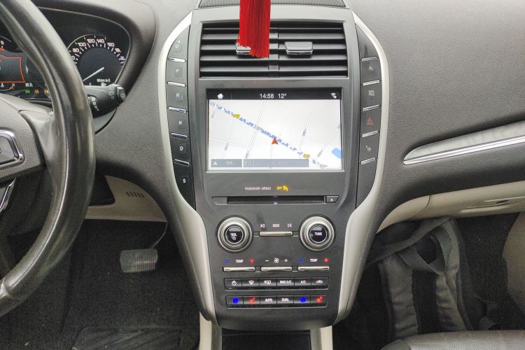 林肯MKC 2017款 2.0T 四驱尊雅版中控内饰16