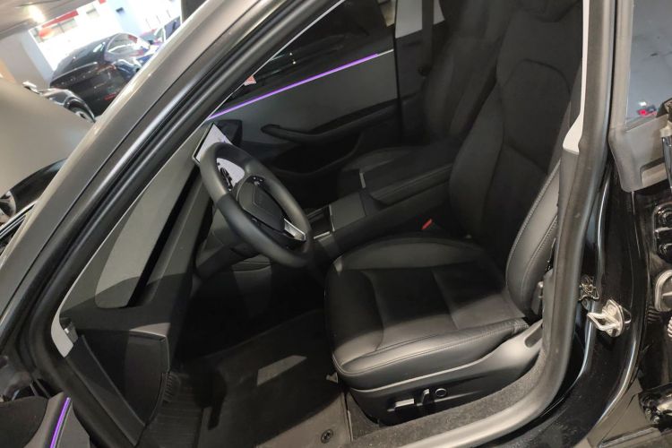 特斯拉 Model 3 2023款 后轮驱动版中控内饰19
