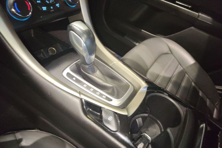 福特 蒙迪欧 2013款 2.0L GTDi200时尚型局部细节18