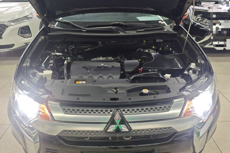 三菱 欧蓝德 2020款 2.0L 两驱畅享版 5座局部细节24