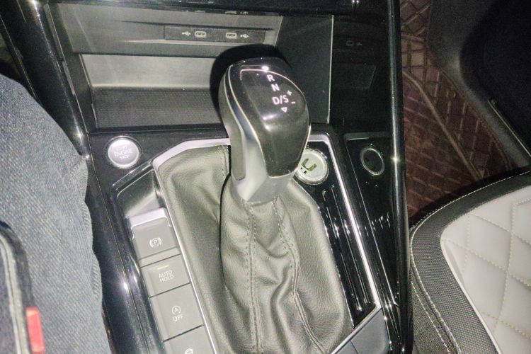 大众 探岳 2023款 300TSI 两驱豪华Plus进阶版中控内饰18